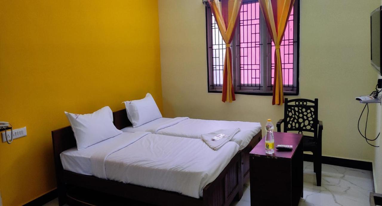 Pph Living Lakshmi Palace Tallakulam Exterior photo